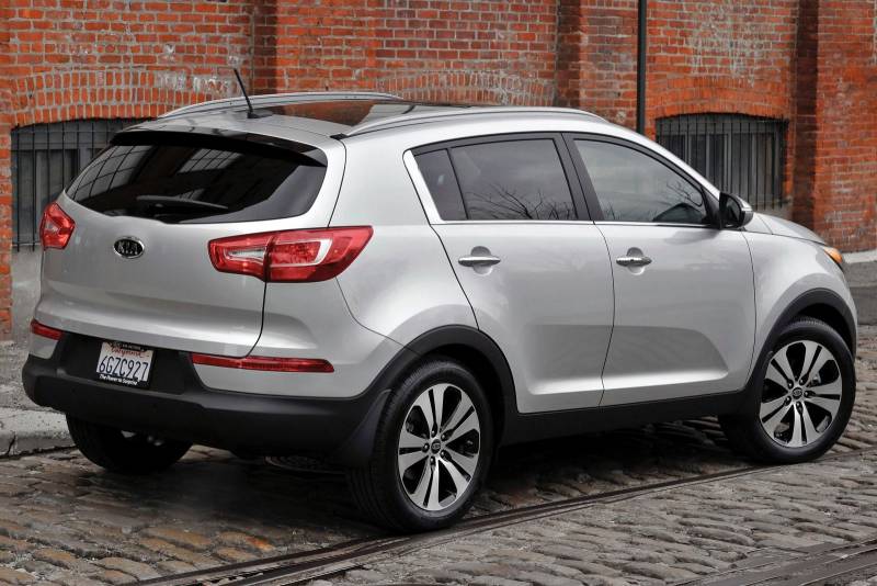 Comparison - Kia Sportage SX SUV 2015 - vs - Suzuki Grand Vitara 2015 ...
